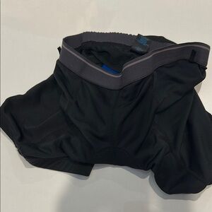 Eastern Mountain padded mesh liner bike shorts with 4 inch inseam